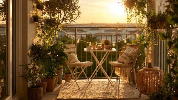 Designing Outdoor Spaces for Real Life: Beauty Without the Stress